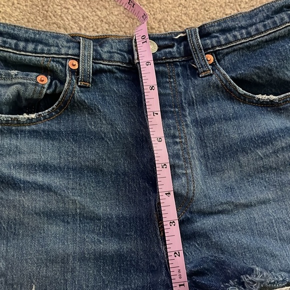 “Levi- Women’s Charleston Mid Dark Short size 26” - Picture 5 of 8